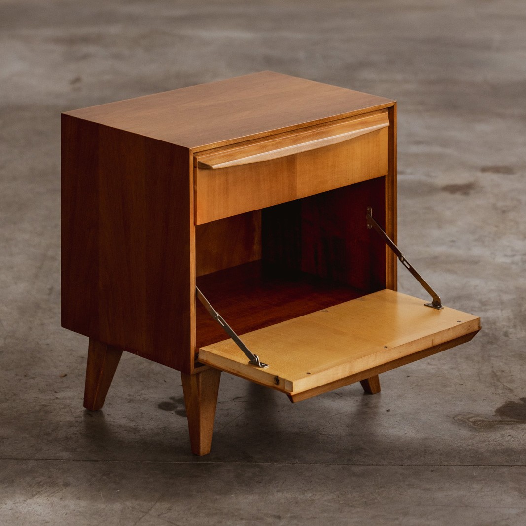 Brutalist Mid-Century nightstands in the style of Paolo Buffa, 1950s, set of 2, 1950s