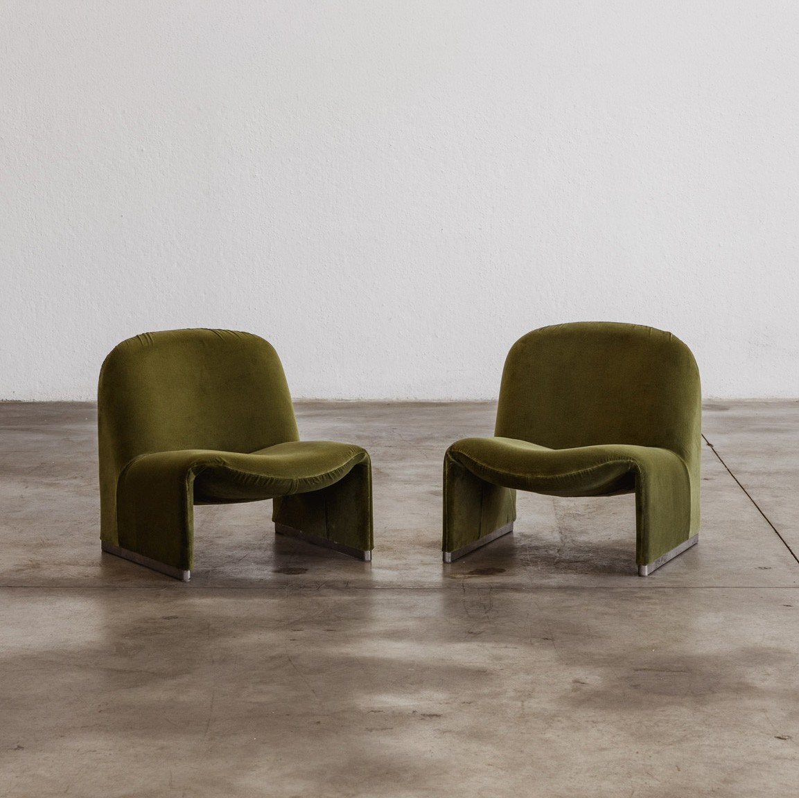 Giancarlo Piretti "Alky" Lounge Chairs for Anonima Castelli, Green Velvet, 1970, Set of 2, 1970