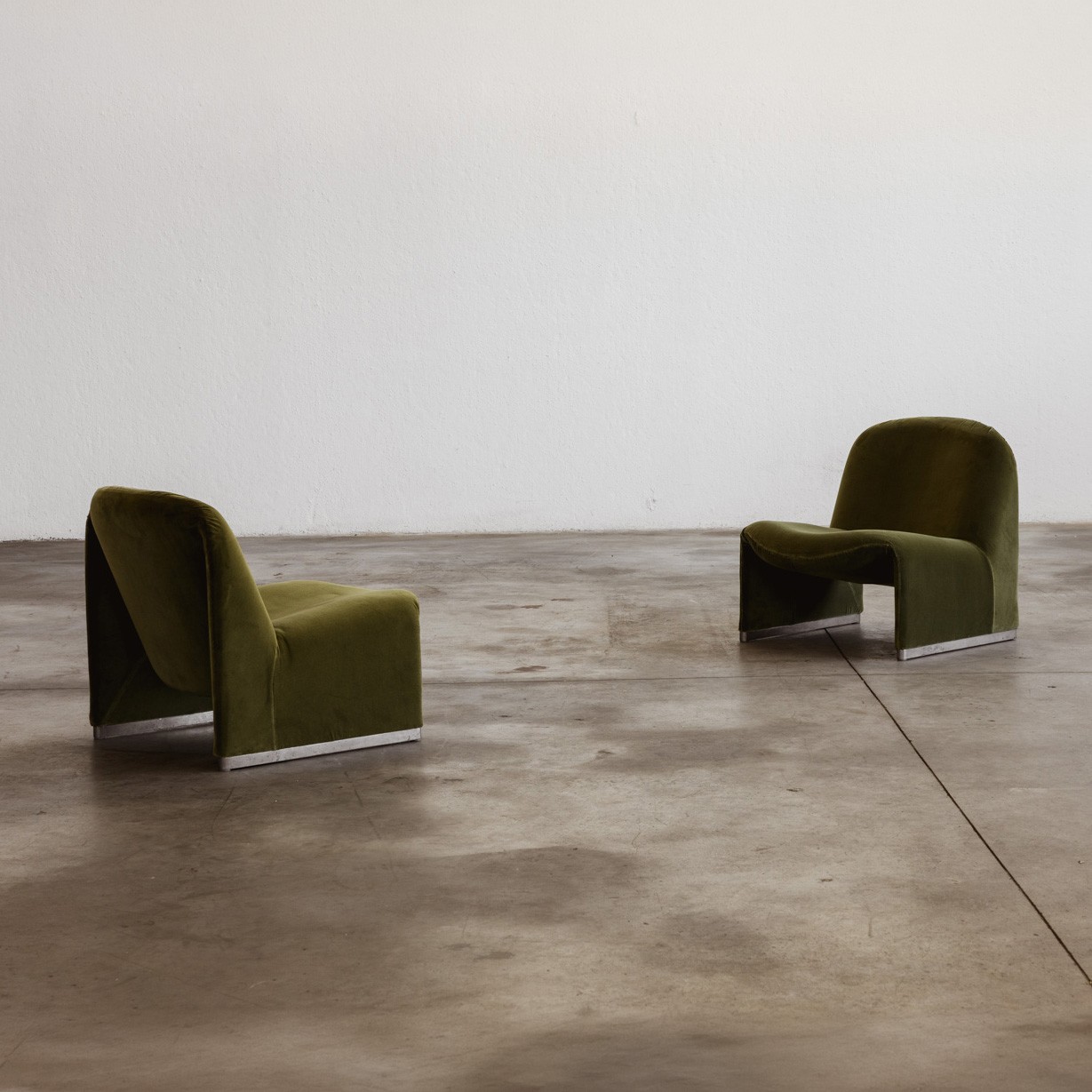 Giancarlo Piretti "Alky" Lounge Chairs for Anonima Castelli, Green Velvet, 1970, Set of 2, 1970