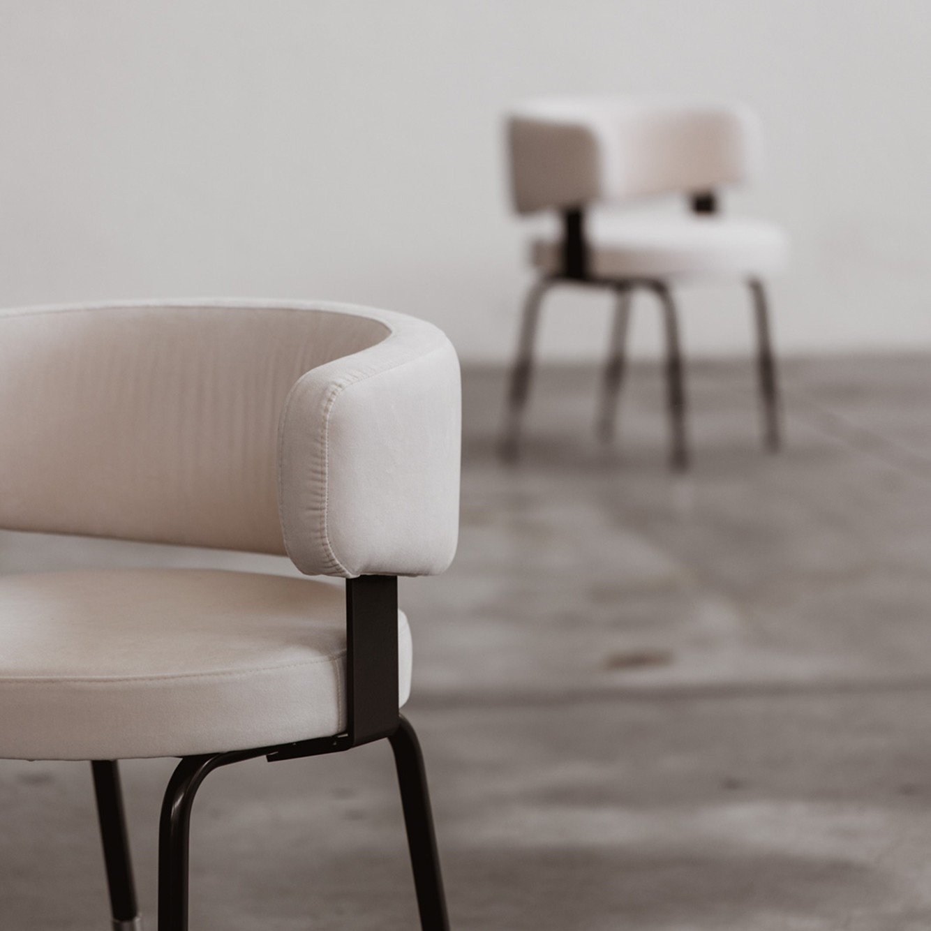 Gianni Moscatelli Dining Chairs for Formanova, White Velvet, 1968, Set of 8, 1968