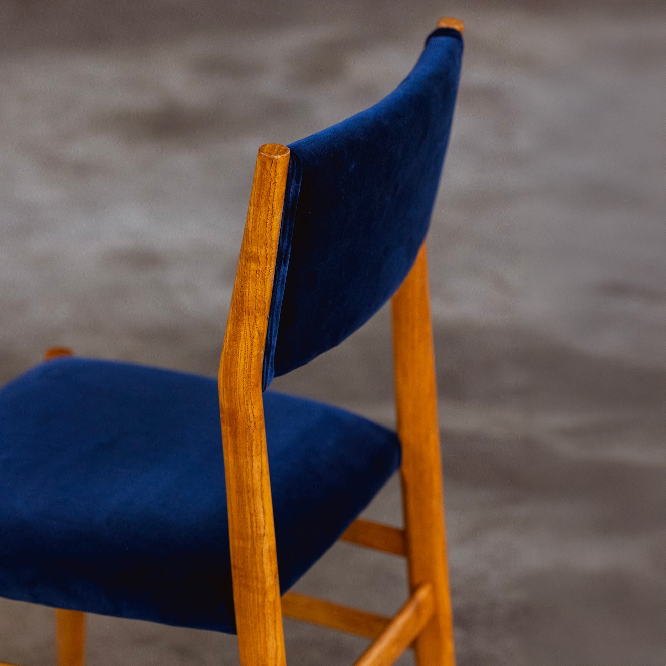 Gio Ponti 646 "Leggera" Dining Chairs for Cassina, Blue Velvet, 1952, Set of 8, 1952
