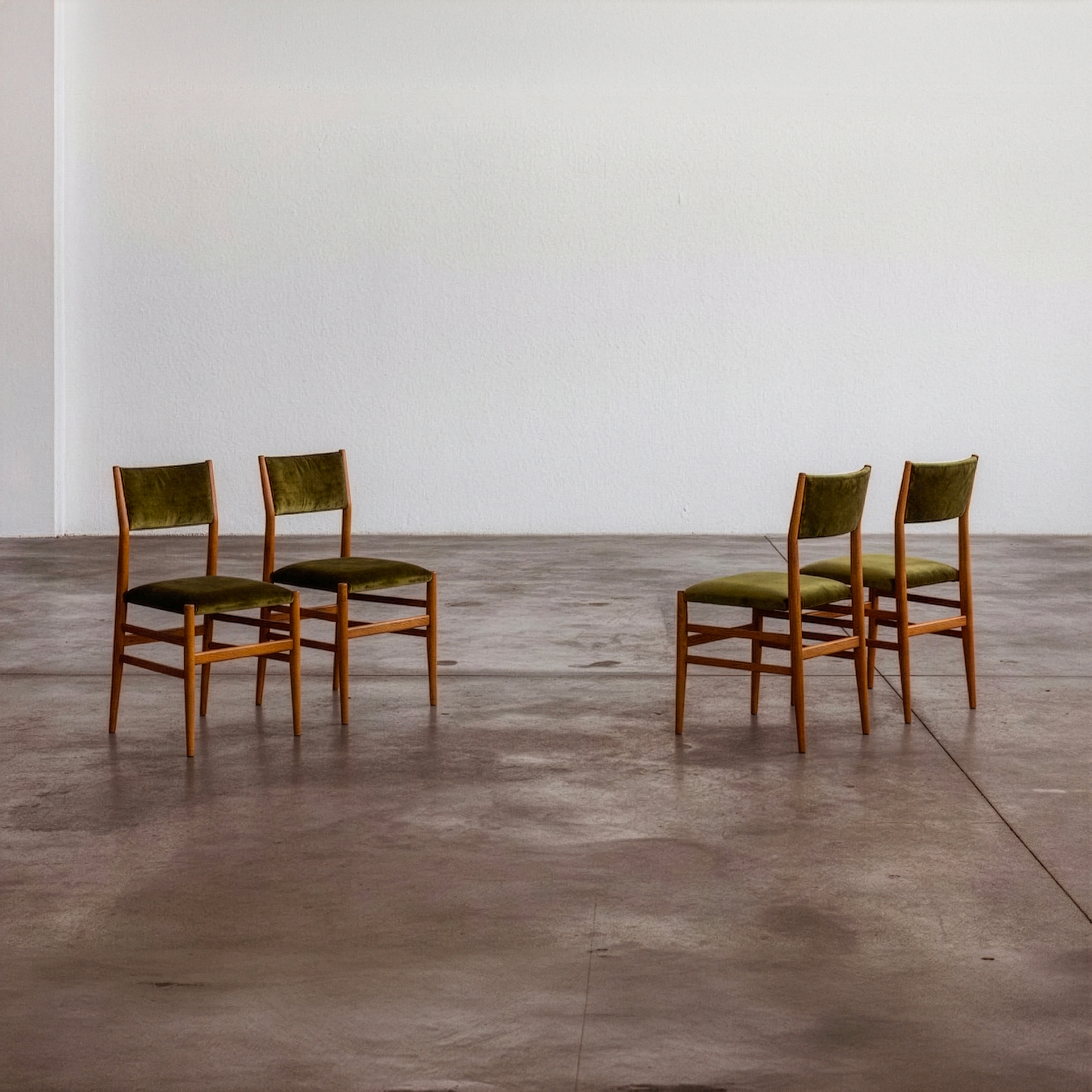 Gio Ponti 646 "Leggera" Dining Chairs for Cassina, Green Velvet, 1952, Set of 8, 1952