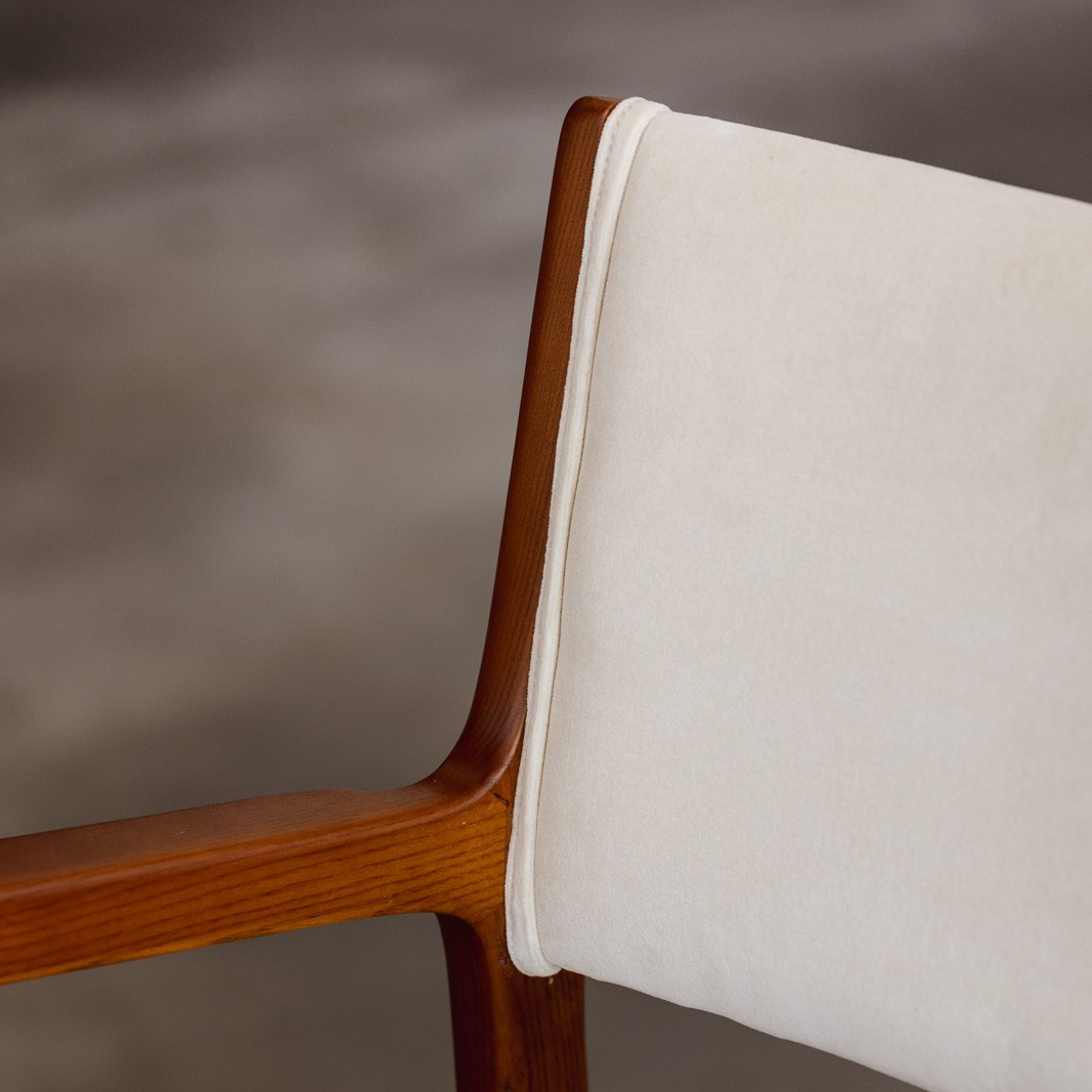 Gio Ponti & Fornasetti “110” Chairs for Cassina, White Velvet, 1953, Set of 6, 1953