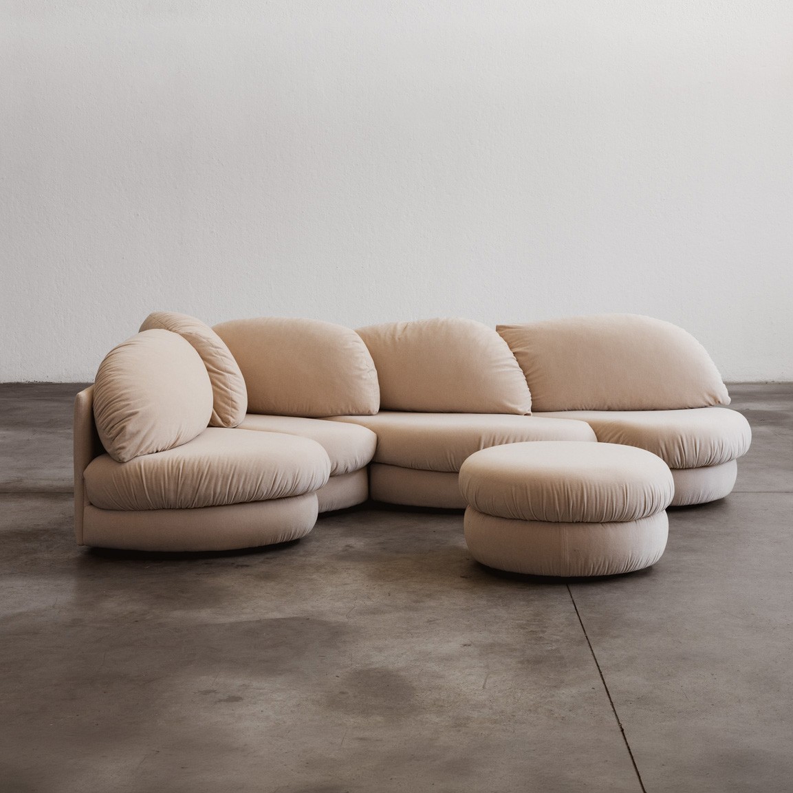 Hans Hopfer "Brioche" Sofa with Ottoman for Neue Wiener Werkstätte, 1970s, 1970s