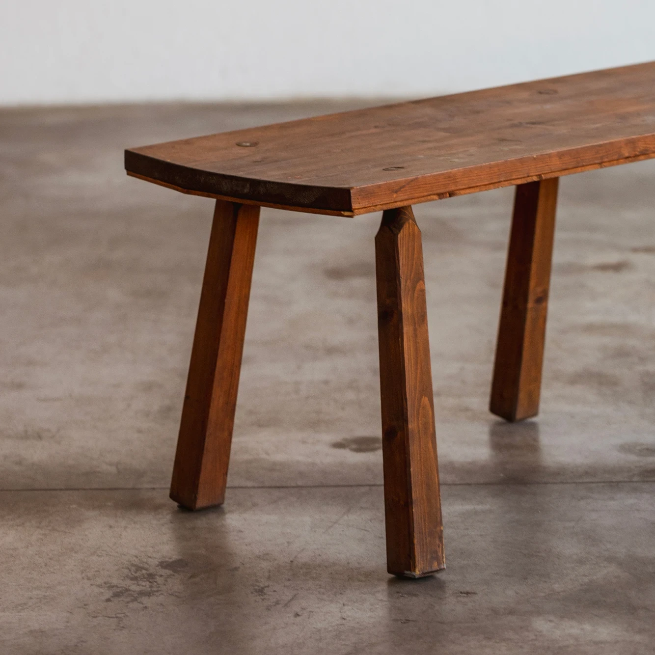 Hardwood brutalist side table, 1970, 1970