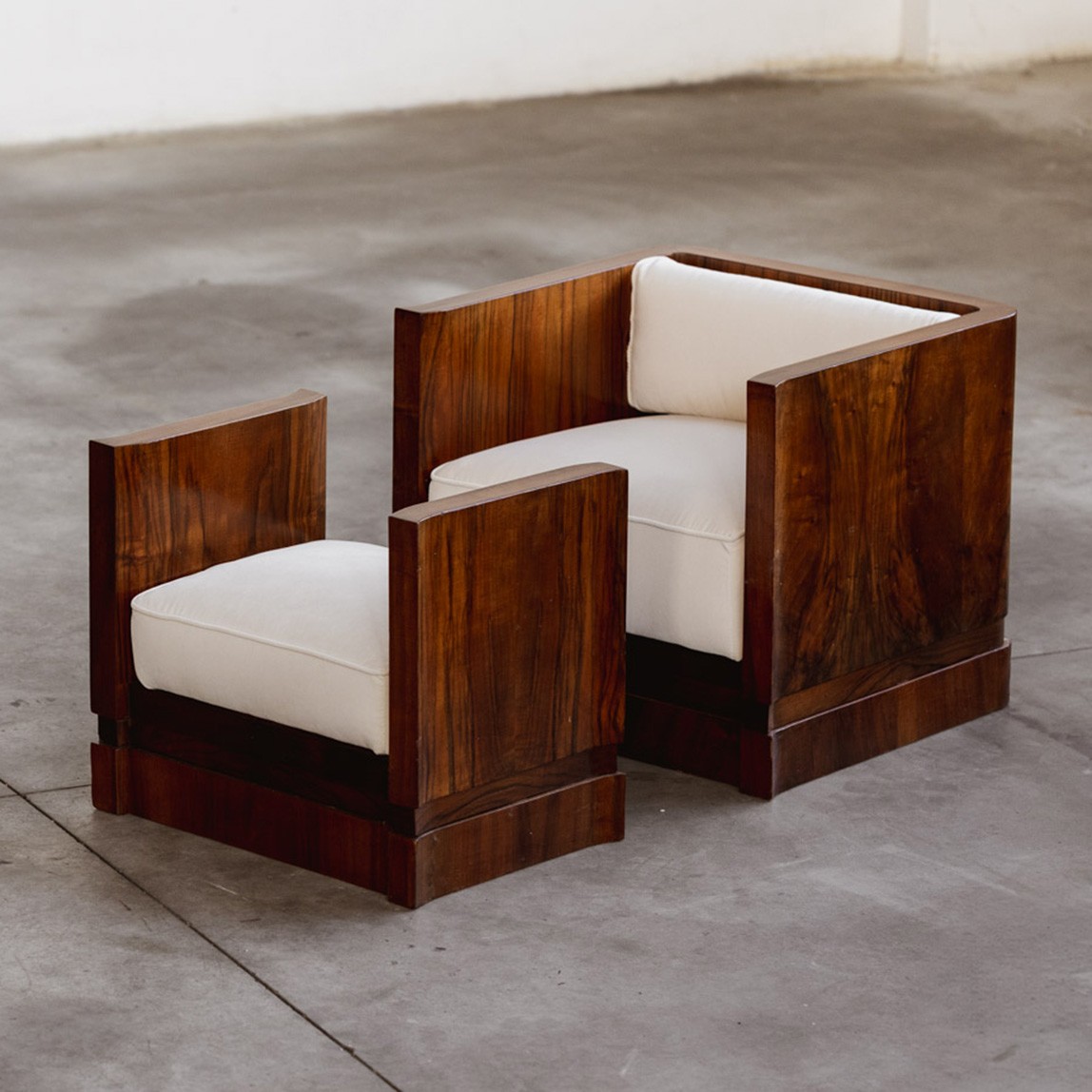 Italian Art Deco Lounge Set, White Velvet and Walnut, 1930s, Set of 4, 1930s