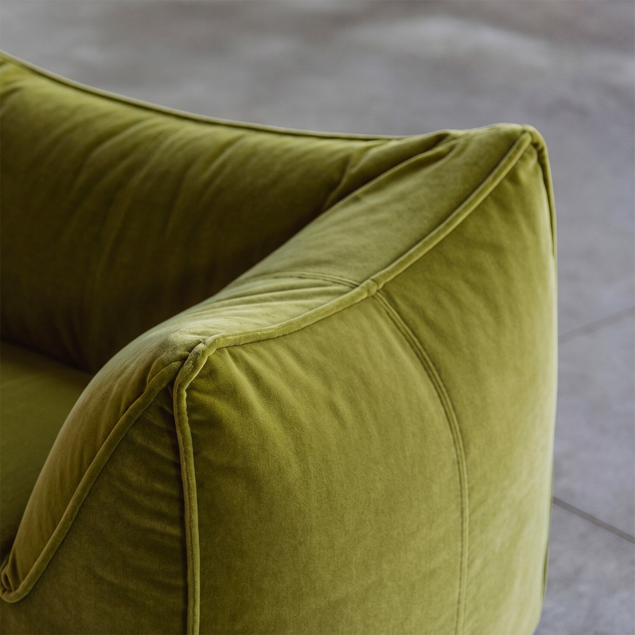 Mario Bellini "Le Bambole" Armchairs for B&B Italia, Olive Green Velvet, 1971, Set of 2, 1971