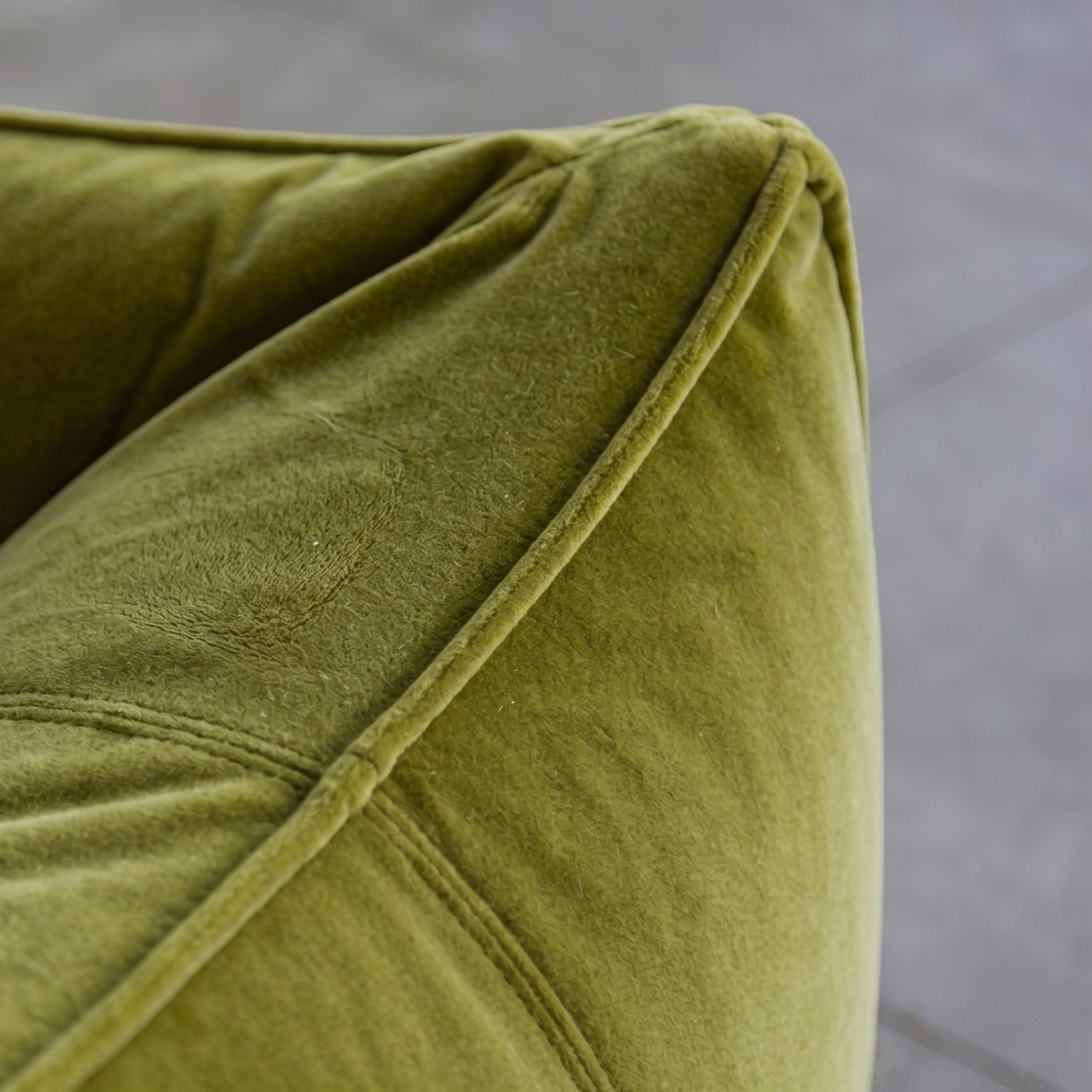 Mario Bellini "Le Bambole" Armchairs for B&B Italia, Olive Green Velvet, 1971, Set of 2, 1971