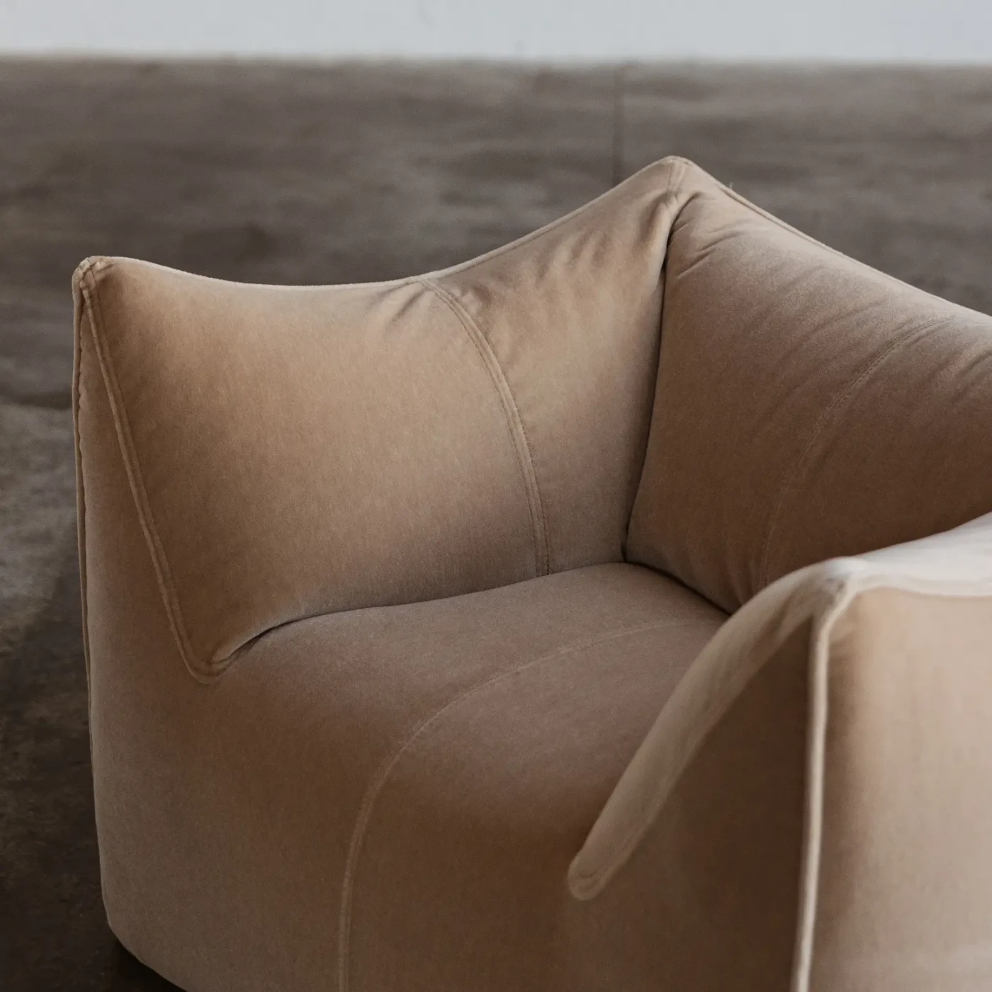 Mario Bellini "Le Bambole" Armchairs for B&B Italia, Mohair Velvet, 1971, Set of 2, 1971