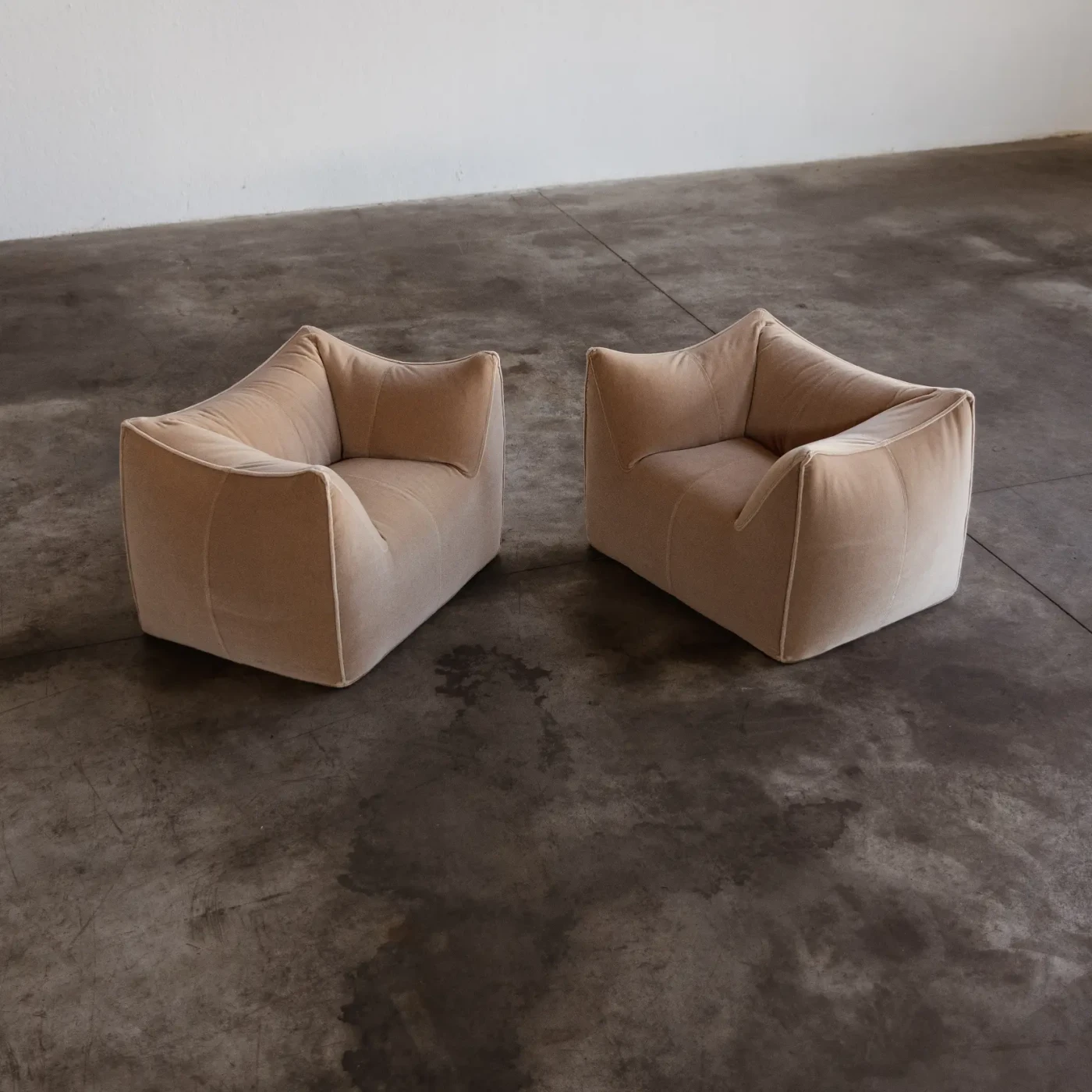 Mario Bellini "Le Bambole" Armchairs for B&B Italia, Mohair Velvet, 1971, Set of 2, 1971