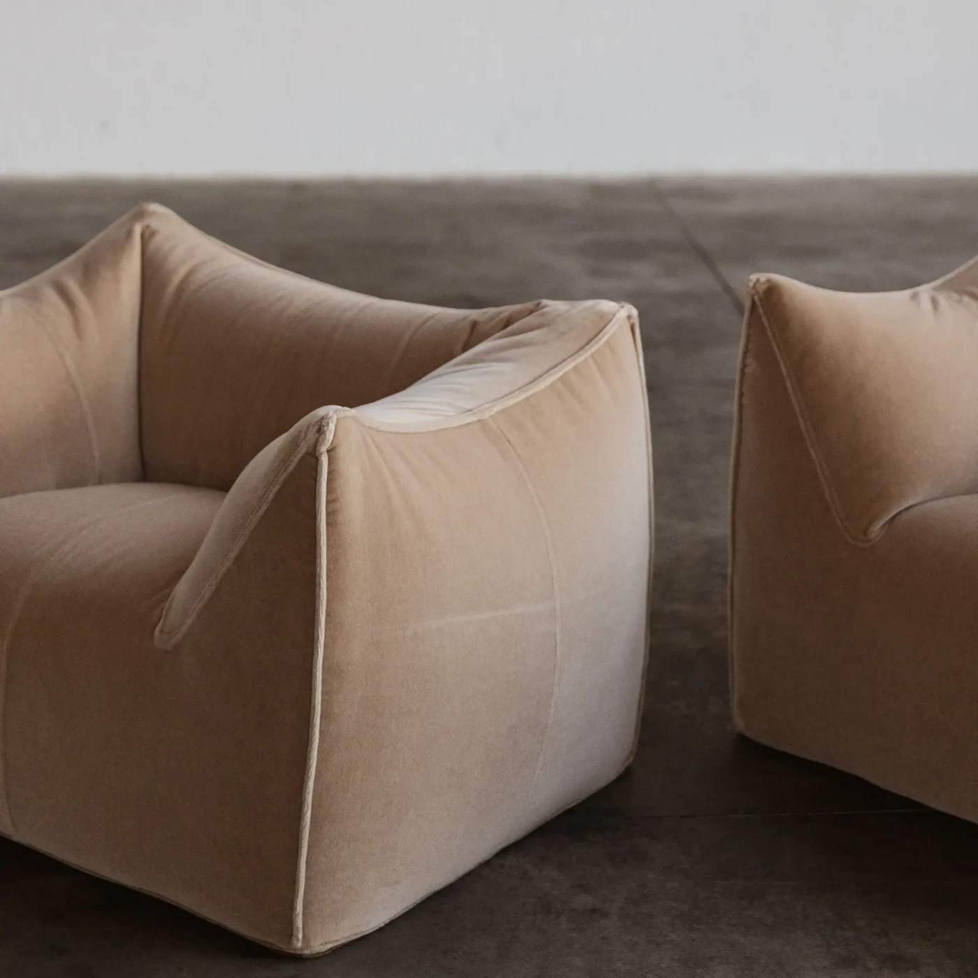 Mario Bellini "Le Bambole" Armchairs for B&B Italia, Mohair Velvet, 1971, Set of 2, 1971
