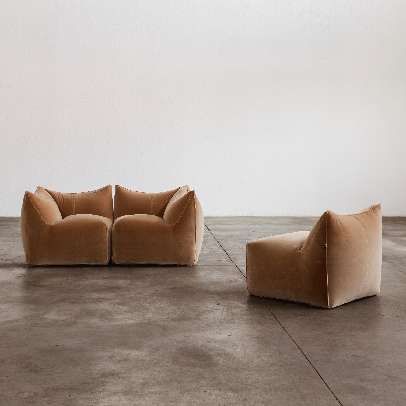 Mario Bellini “Le Bambole” modular sofa for B&B Italia, camel velvet, 1971, set of 3, 1971