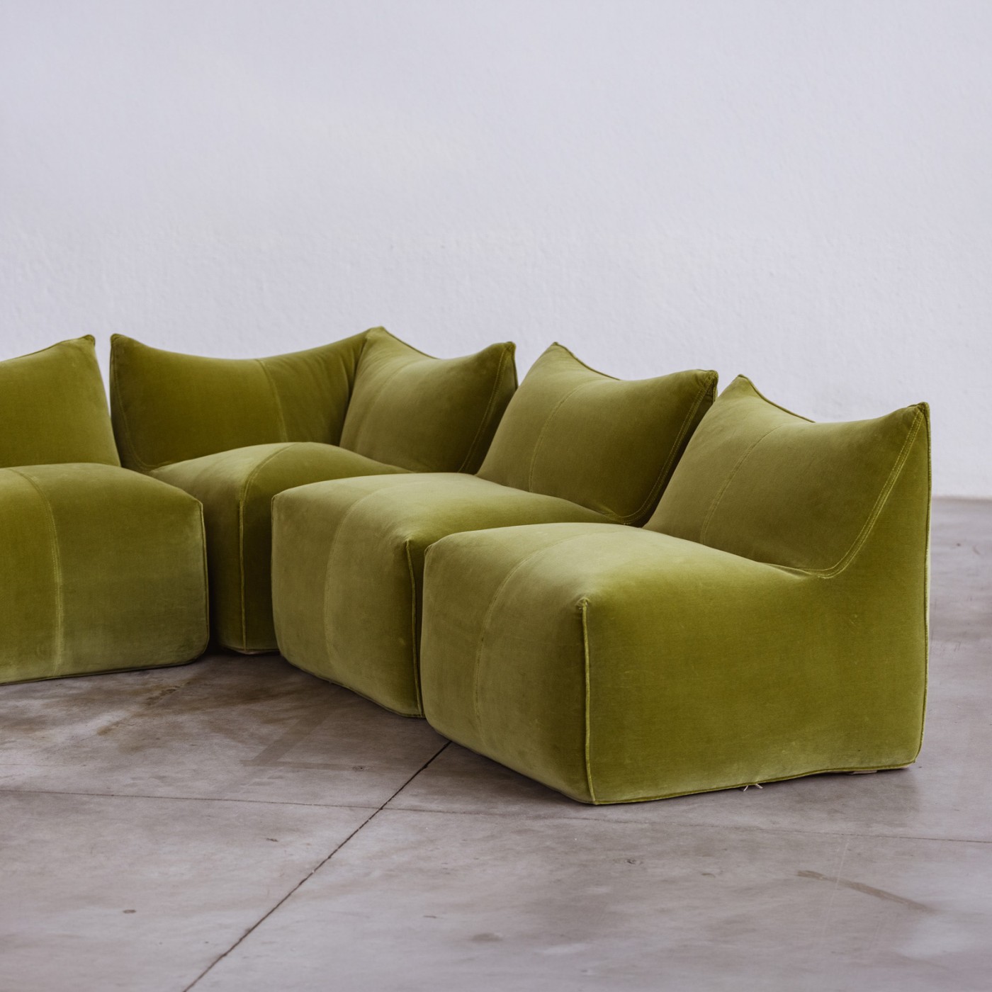 Mario Bellini “Le Bambole” Modular Sofa for B&B Italia, Green Velvet, 1971, Set of 5, 1971