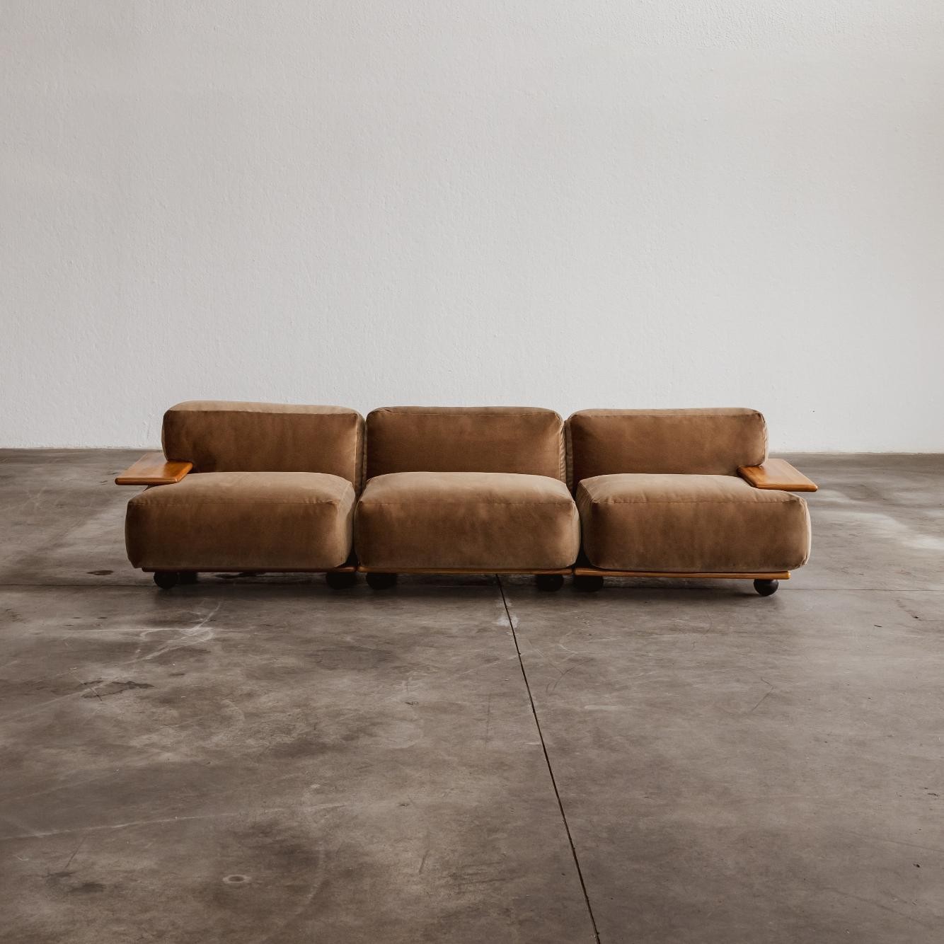 Mario Bellini "Pianura" Modular Sofa for Cassina, Argilla Velvet, 1971, 1971