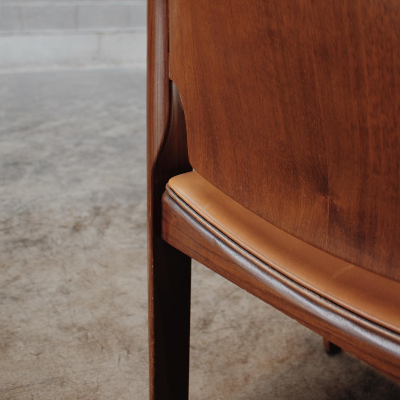 Vico Magistretti "122" Dining Chairs for Cassina, Brown leather, 1967, Set of 8, 1967