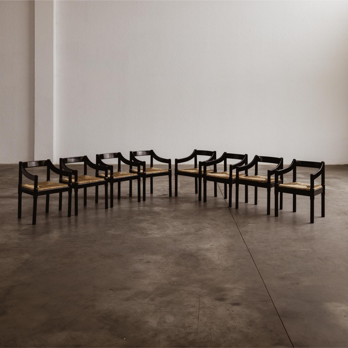Vico Magistretti "Carimate" Dining Chairs for Cassina, black lacquered wood, 1960, Set of 8, 1960