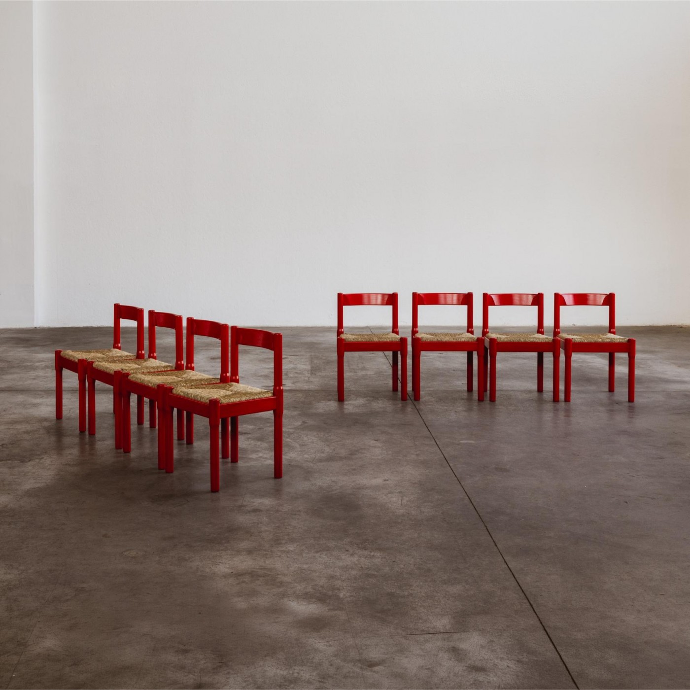 Vico Magistretti "Carimate" Dining Chairs for Cassina, Red Lacquered Wood, 1960, Set of 8, 1960