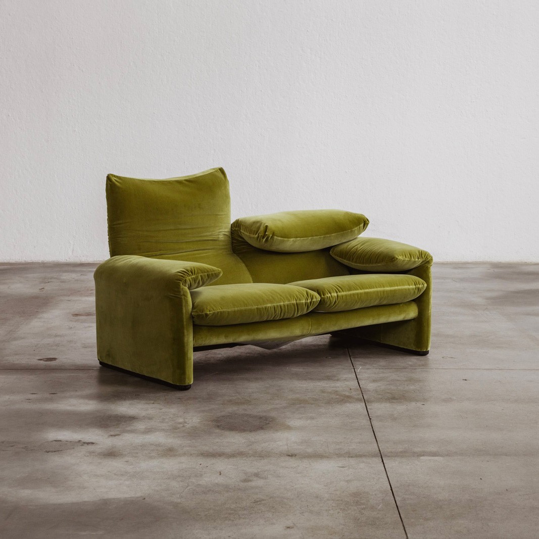 Vico Magistretti "Maralunga" Two-seater Sofa for Cassina, Green Velvet, 1973, 1973