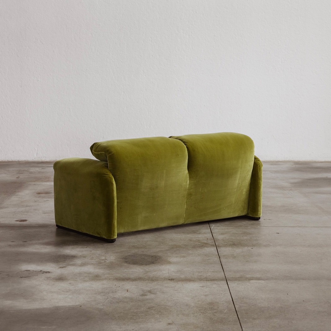 Vico Magistretti "Maralunga" Two-seater Sofa for Cassina, Green Velvet, 1973, 1973