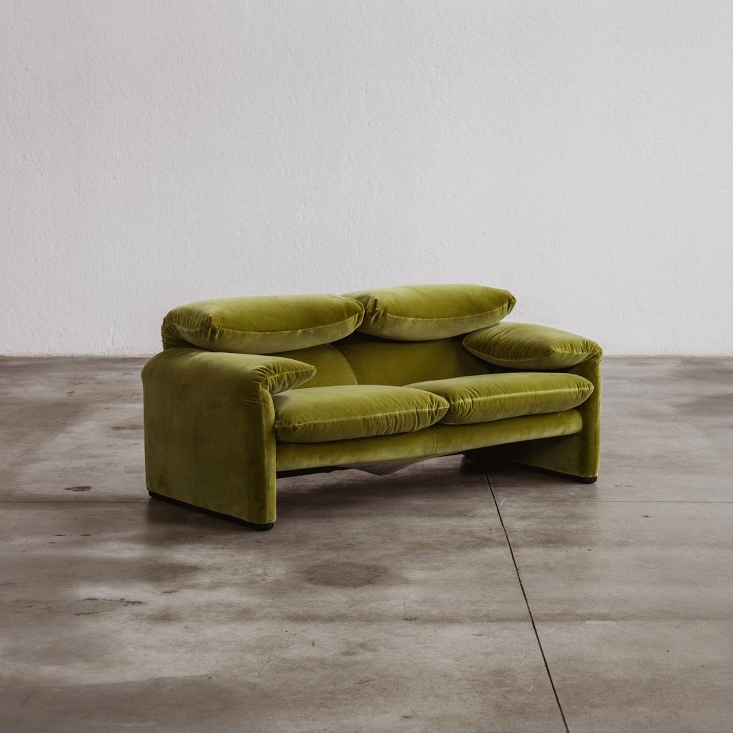Vico Magistretti "Maralunga" Two-seater Sofa for Cassina, Green Velvet, 1973, 1973